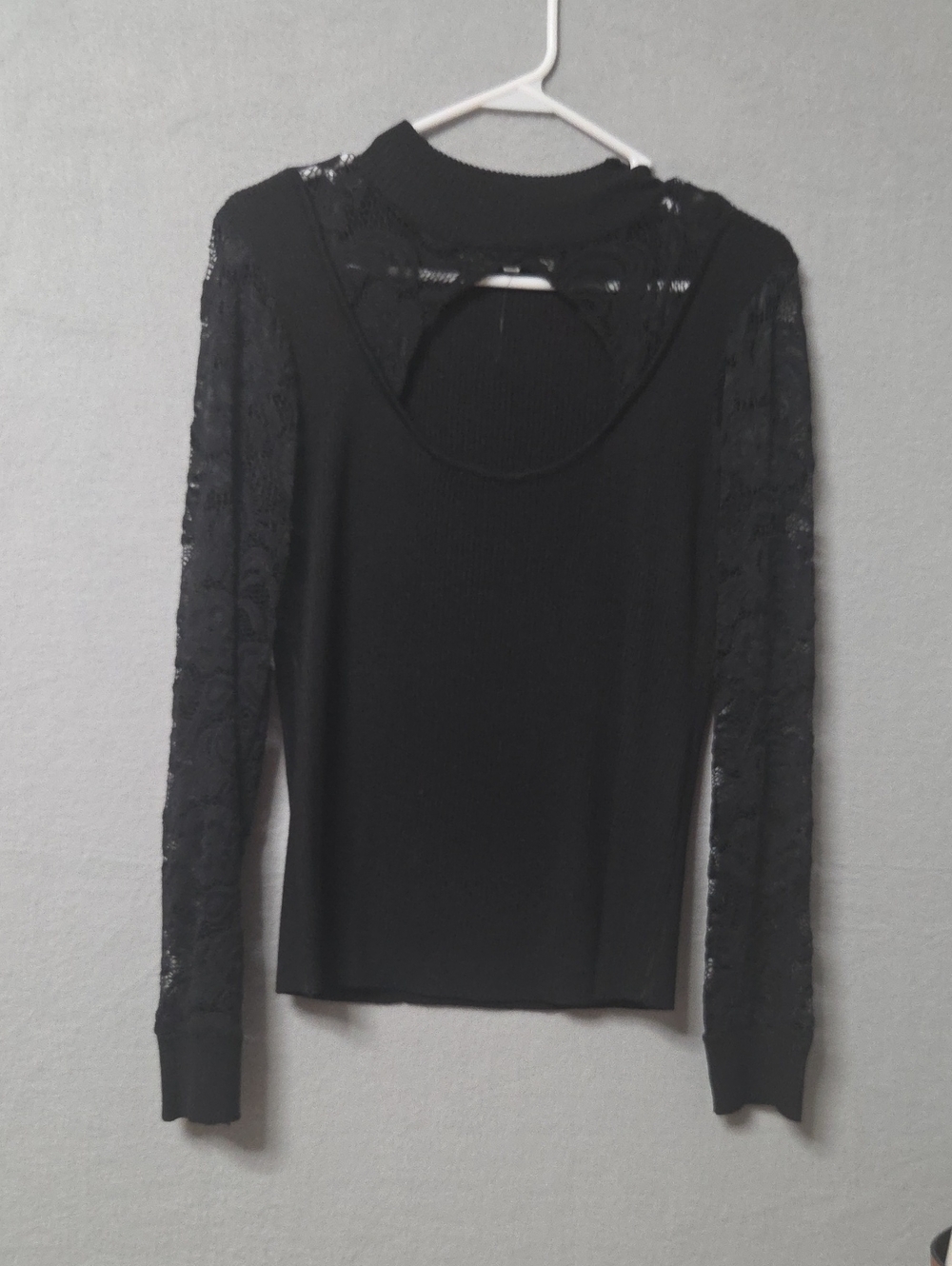 Absolutely Famous Black Lace-Sleeve Long Sleeve Top Medium Sz.
